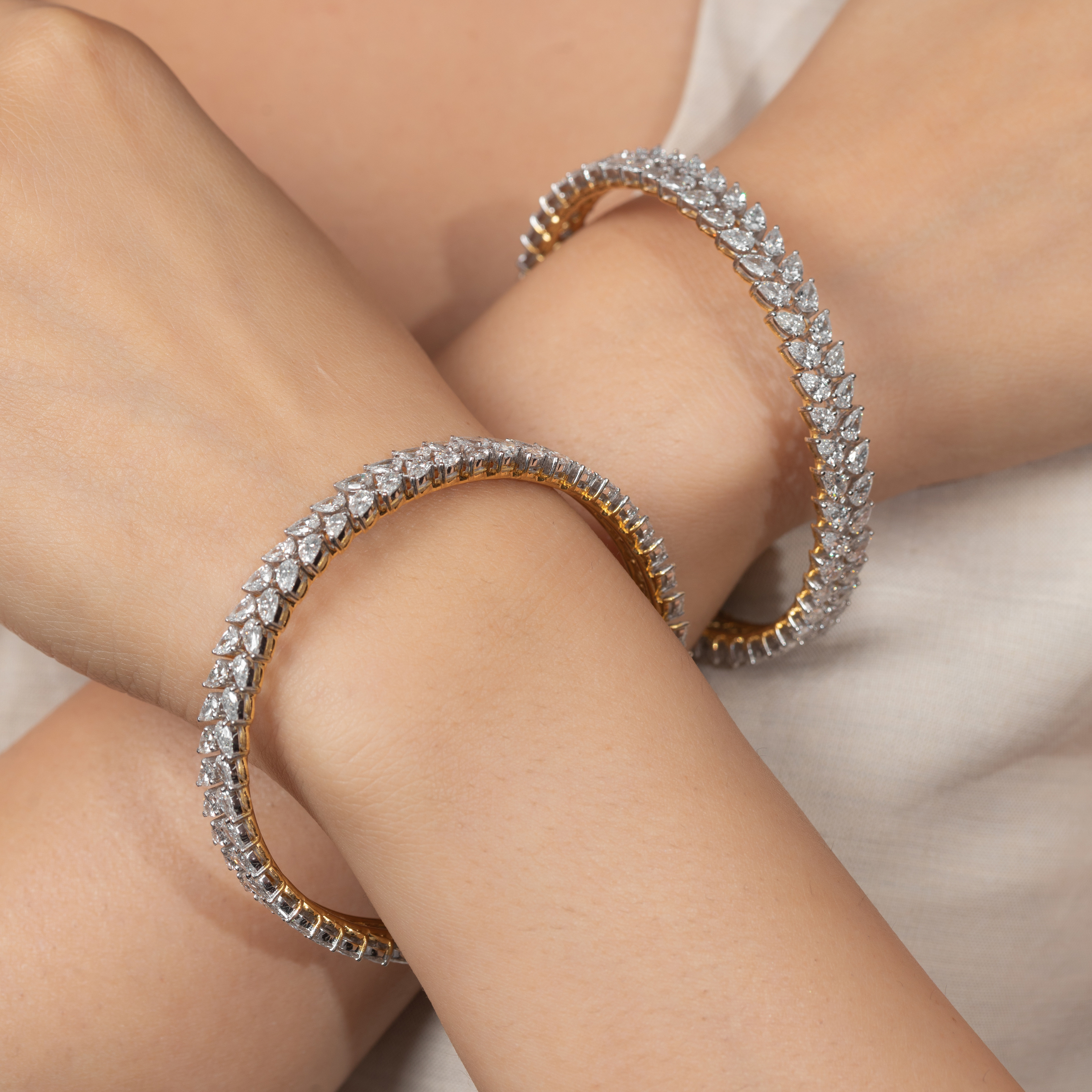 Alternating Pear Leaf Bangle