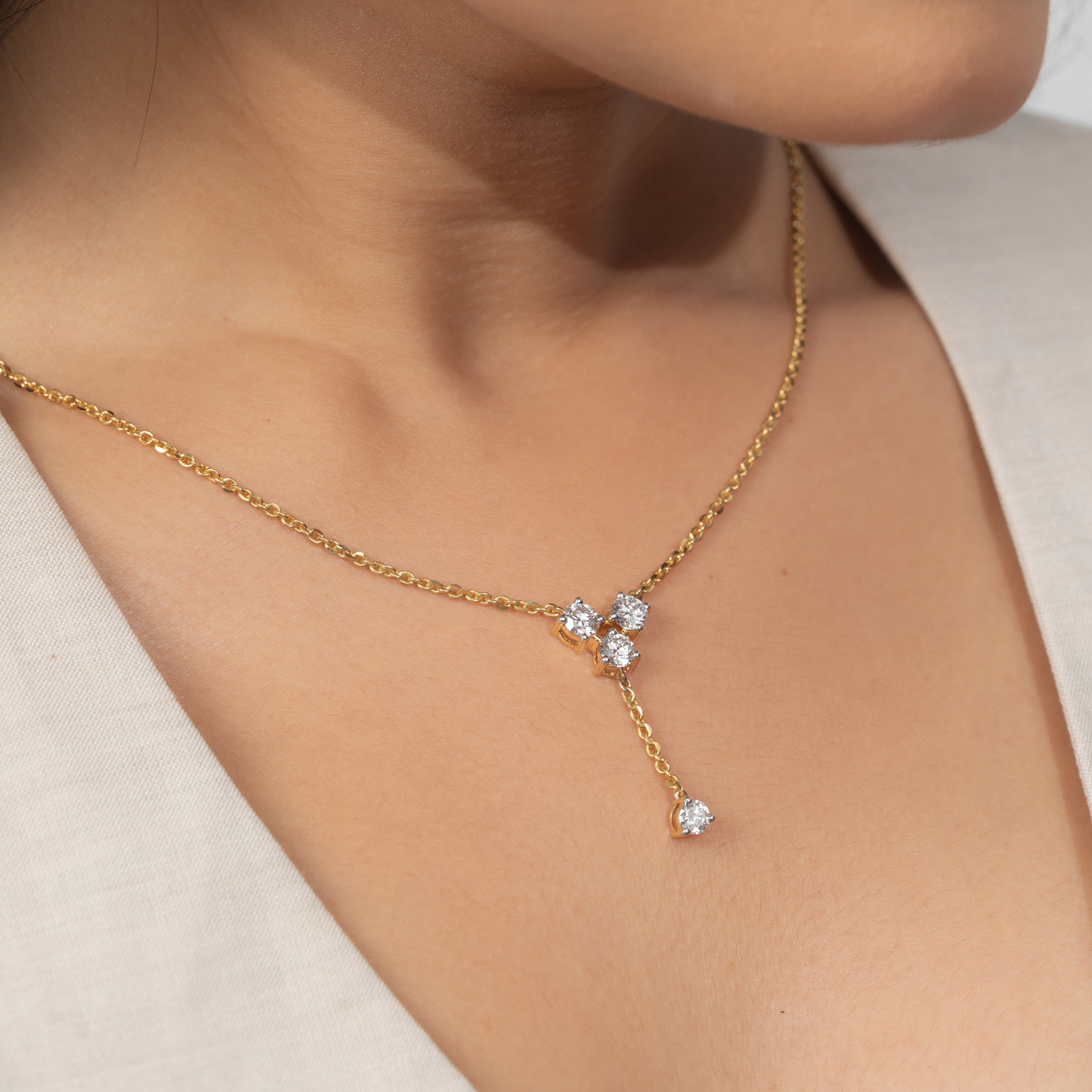 Round Cluster Diamond Chain Pendant