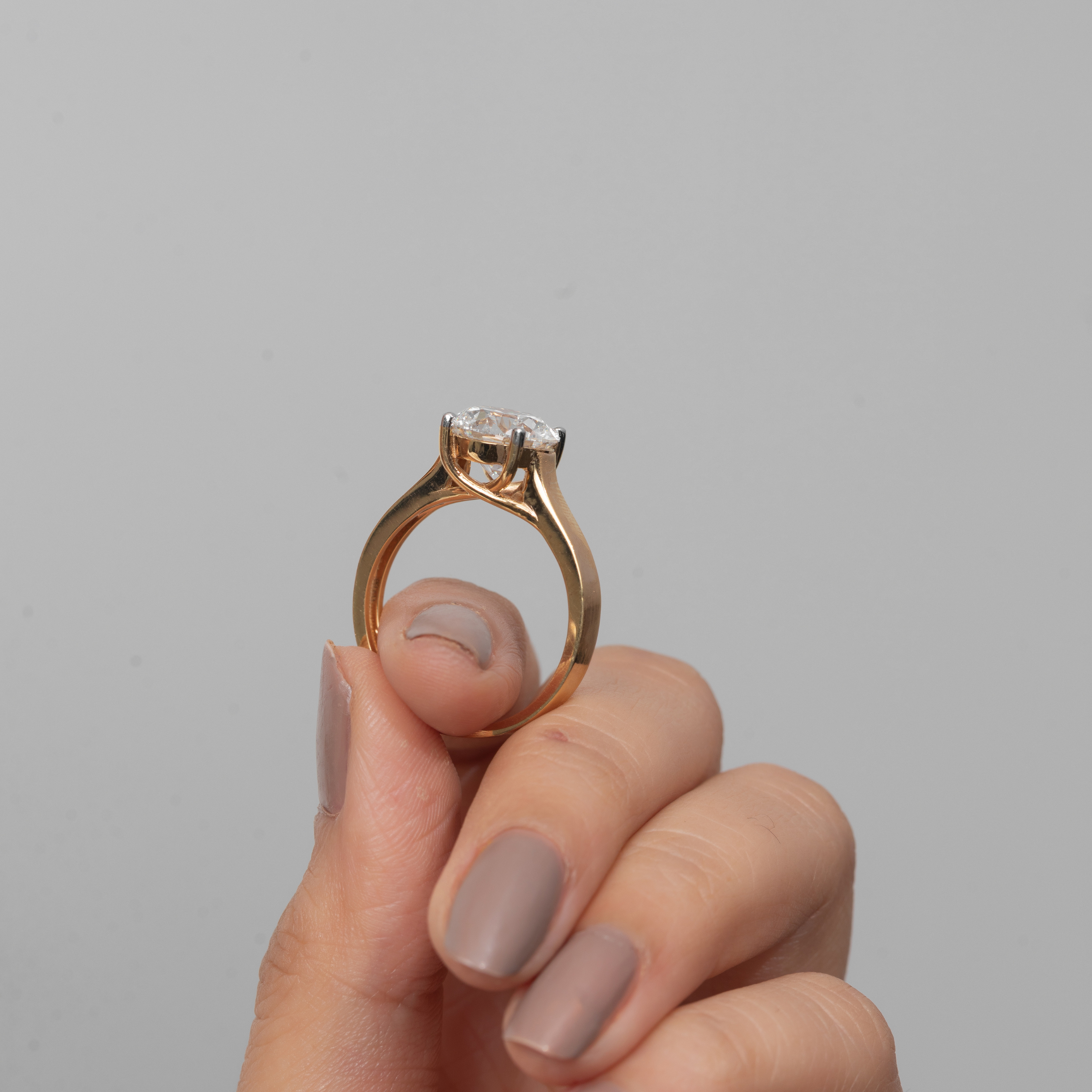 Classic Solitaire Round Ring