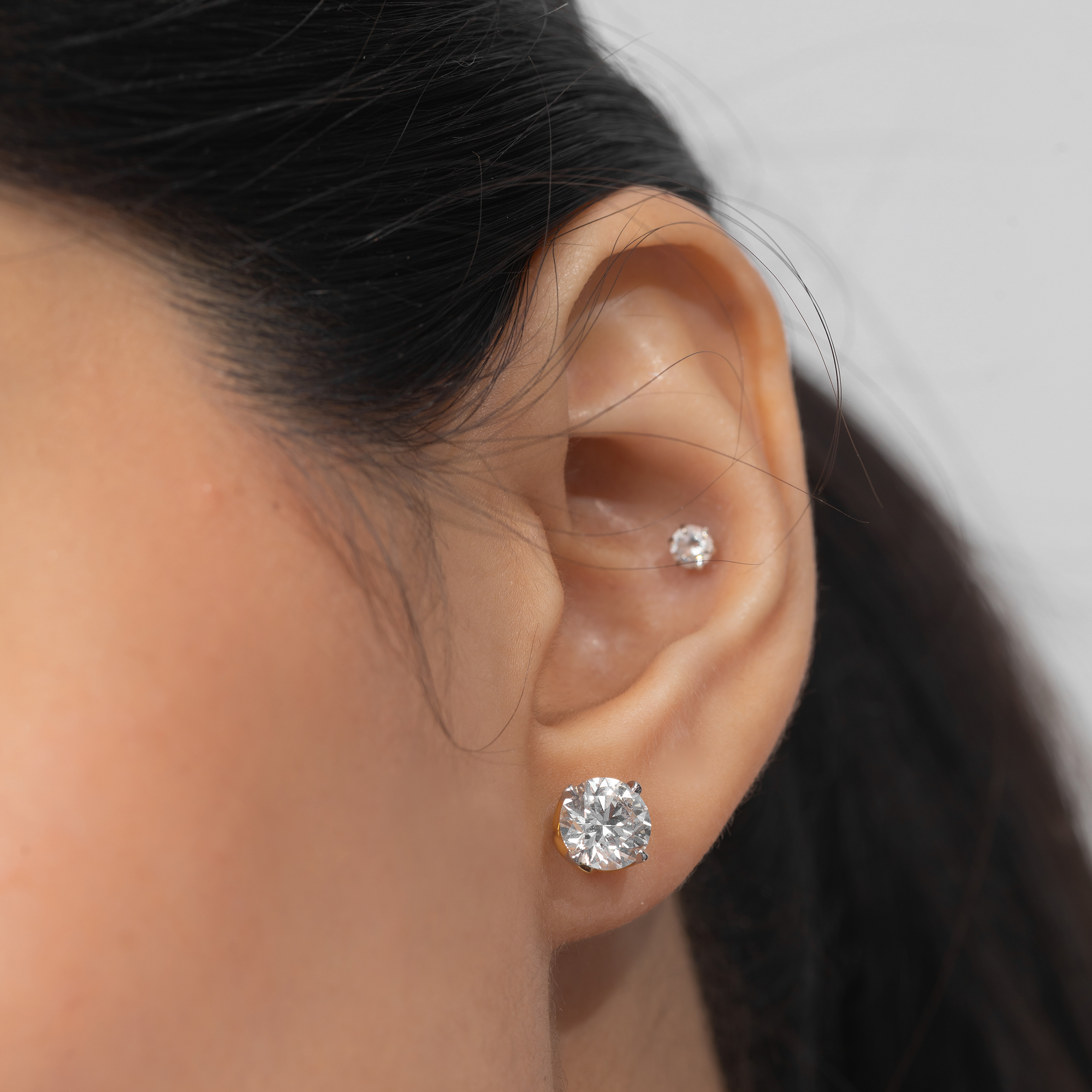 Round Solitaire Stud Earrings