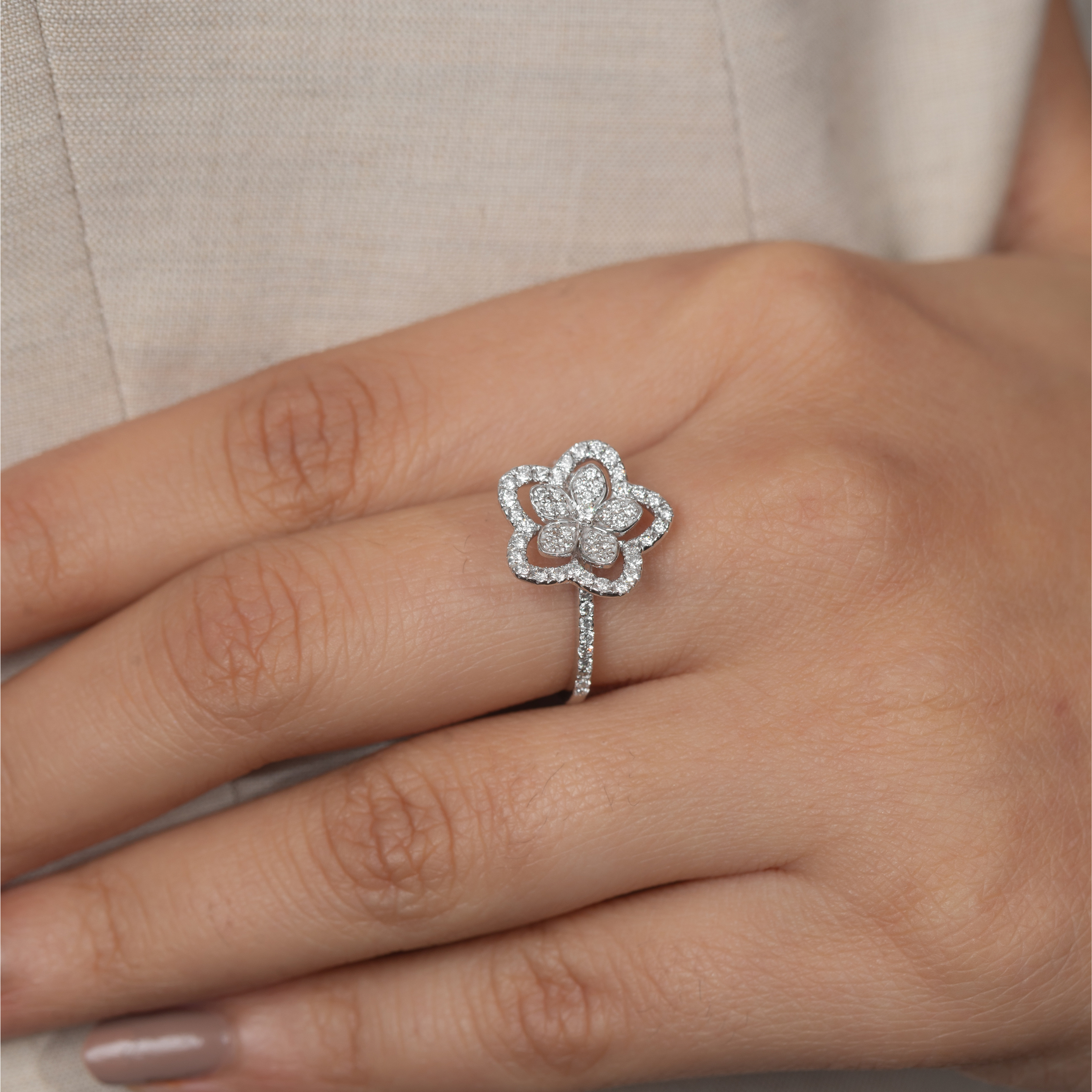 Dainty Daisy Ring