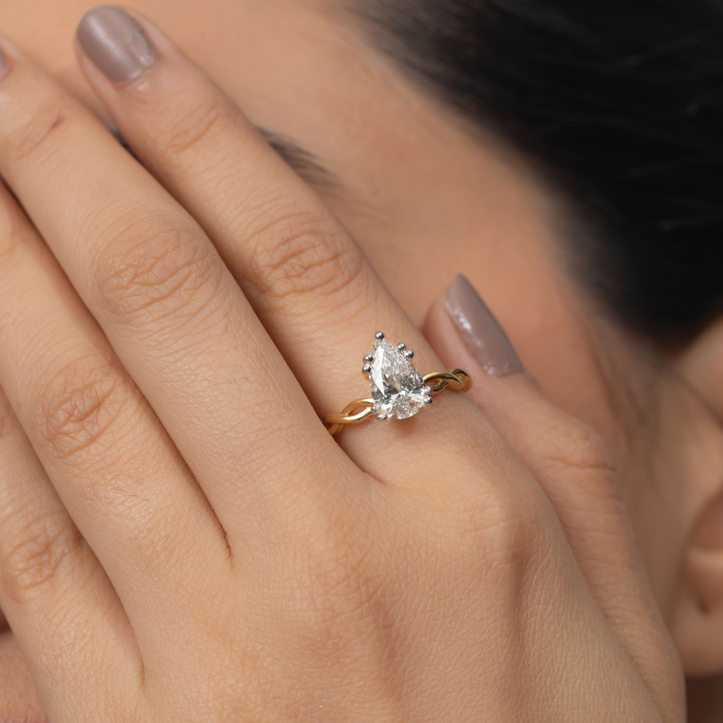 Solitaire Pear Loop Band Ring