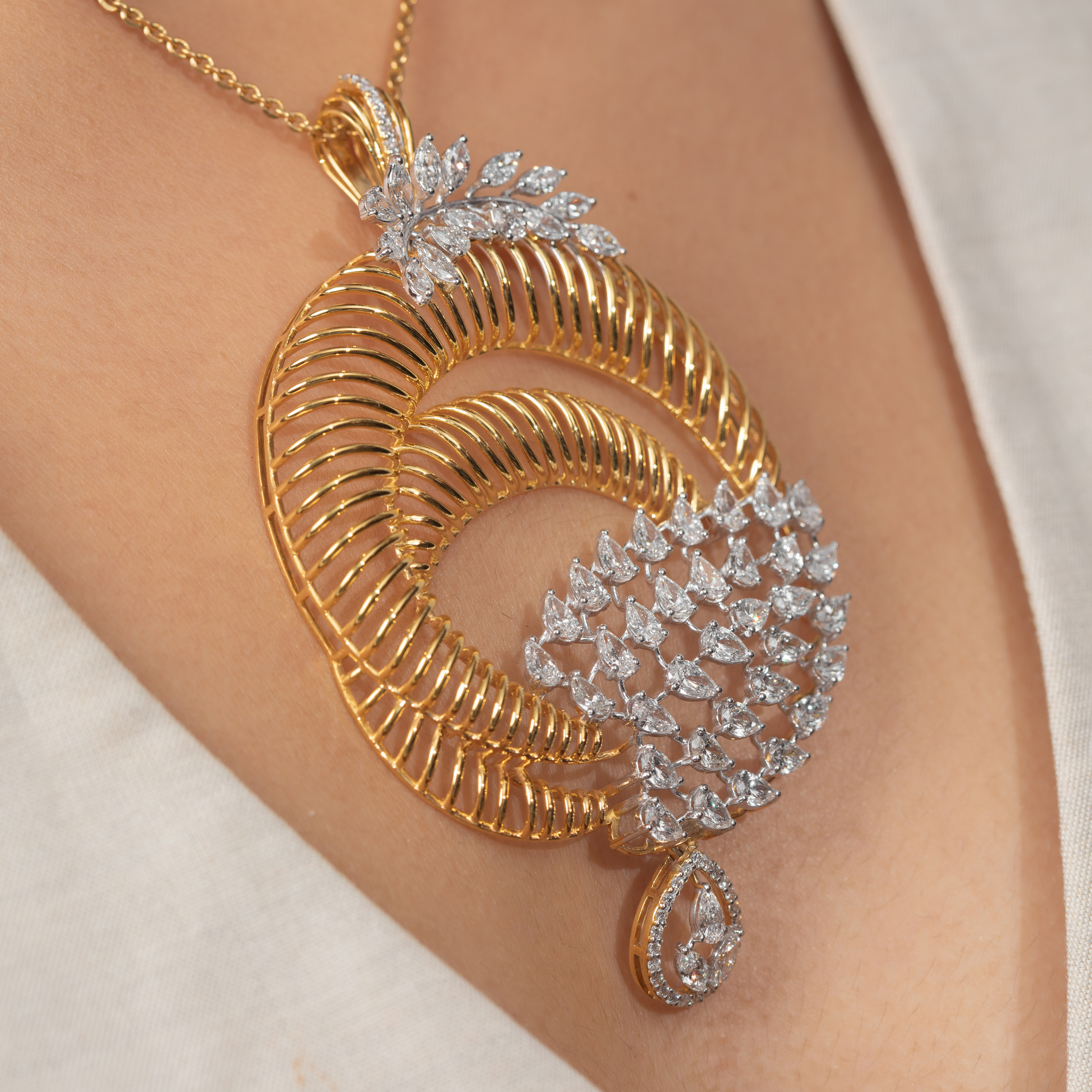 Stuck in a Stunning Loop Pendant