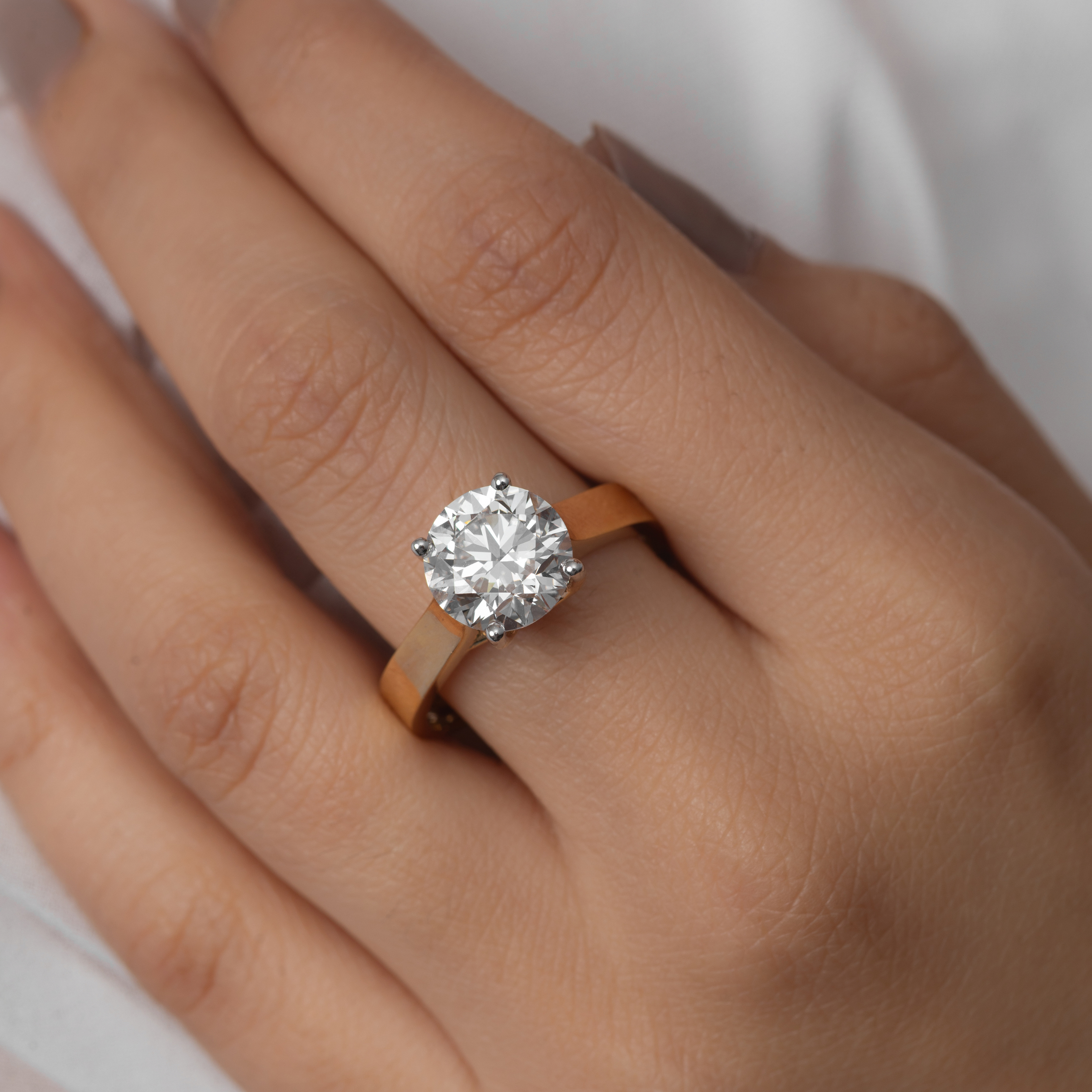 Classic Solitaire Round Ring