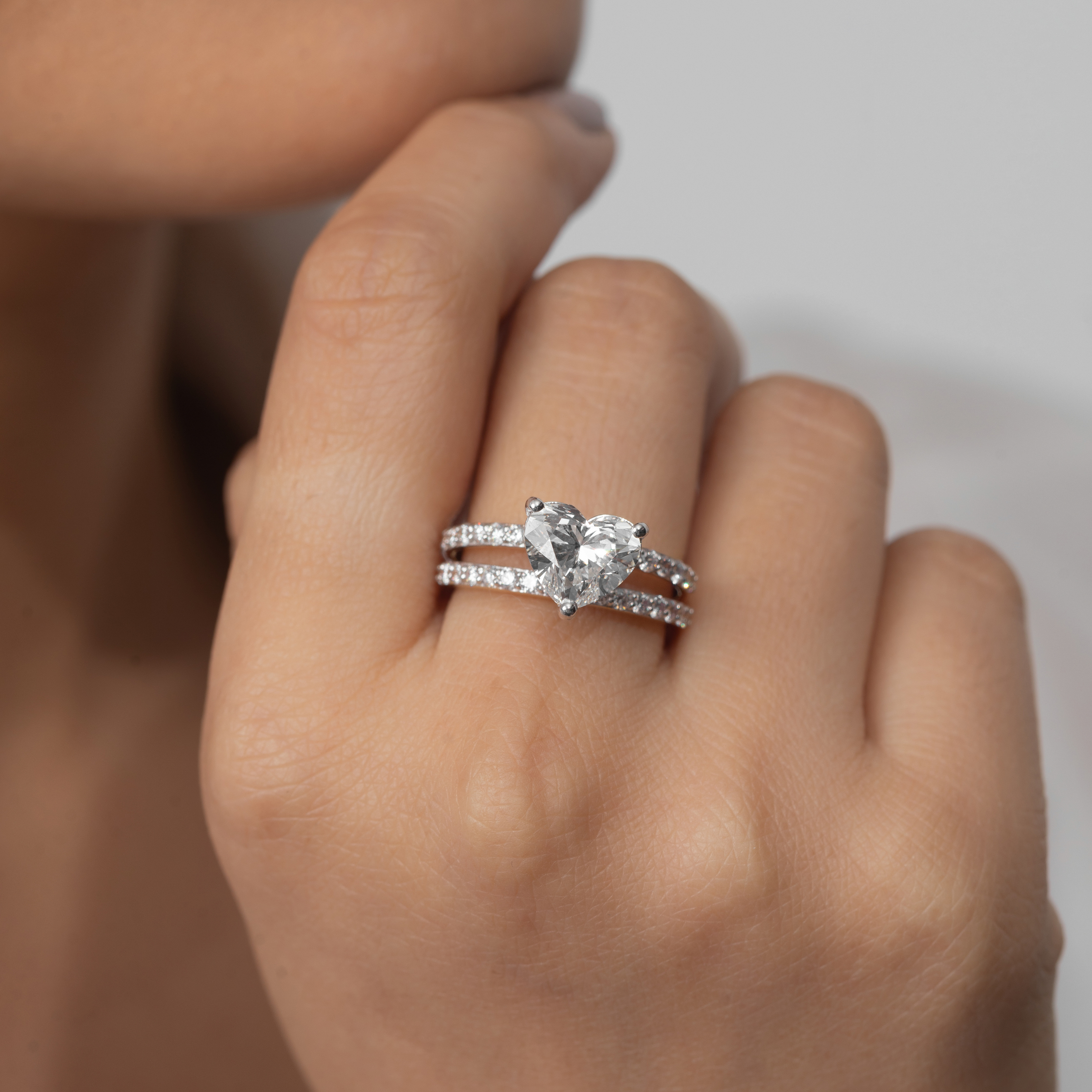 Dos Pave Heart Ring
