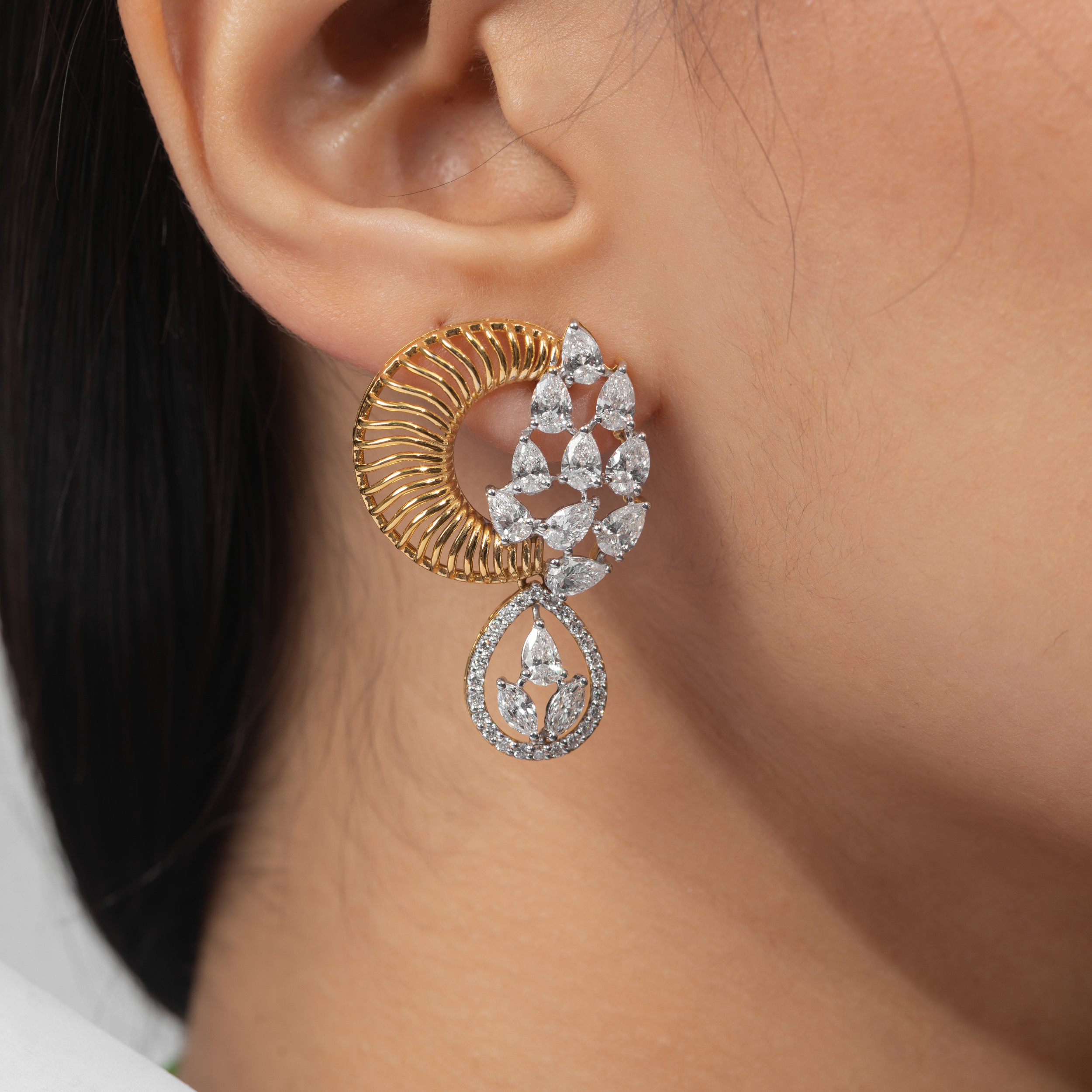 Stuck in a Stunning Loop Pendant
