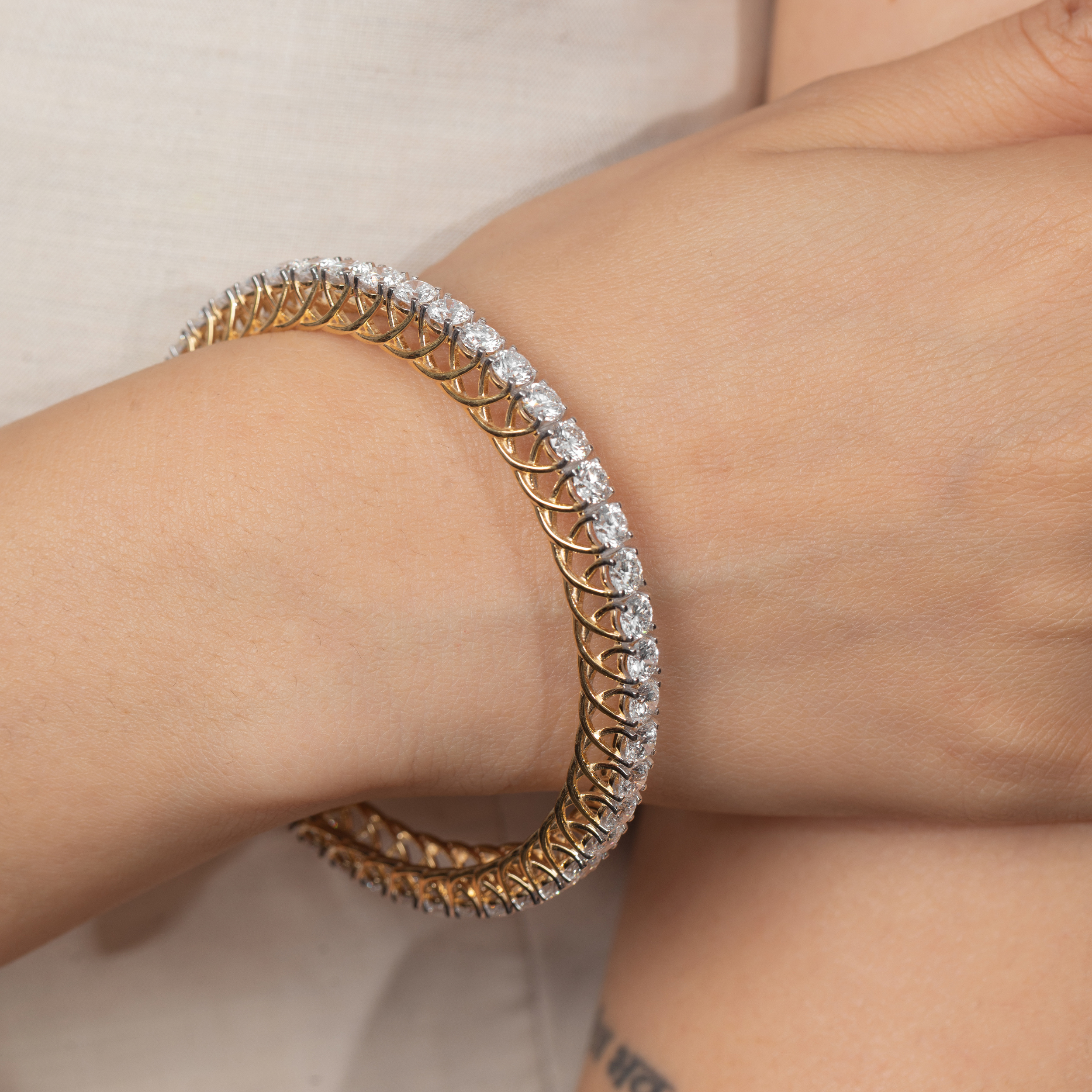 0.30 Pointer Classic Bangle