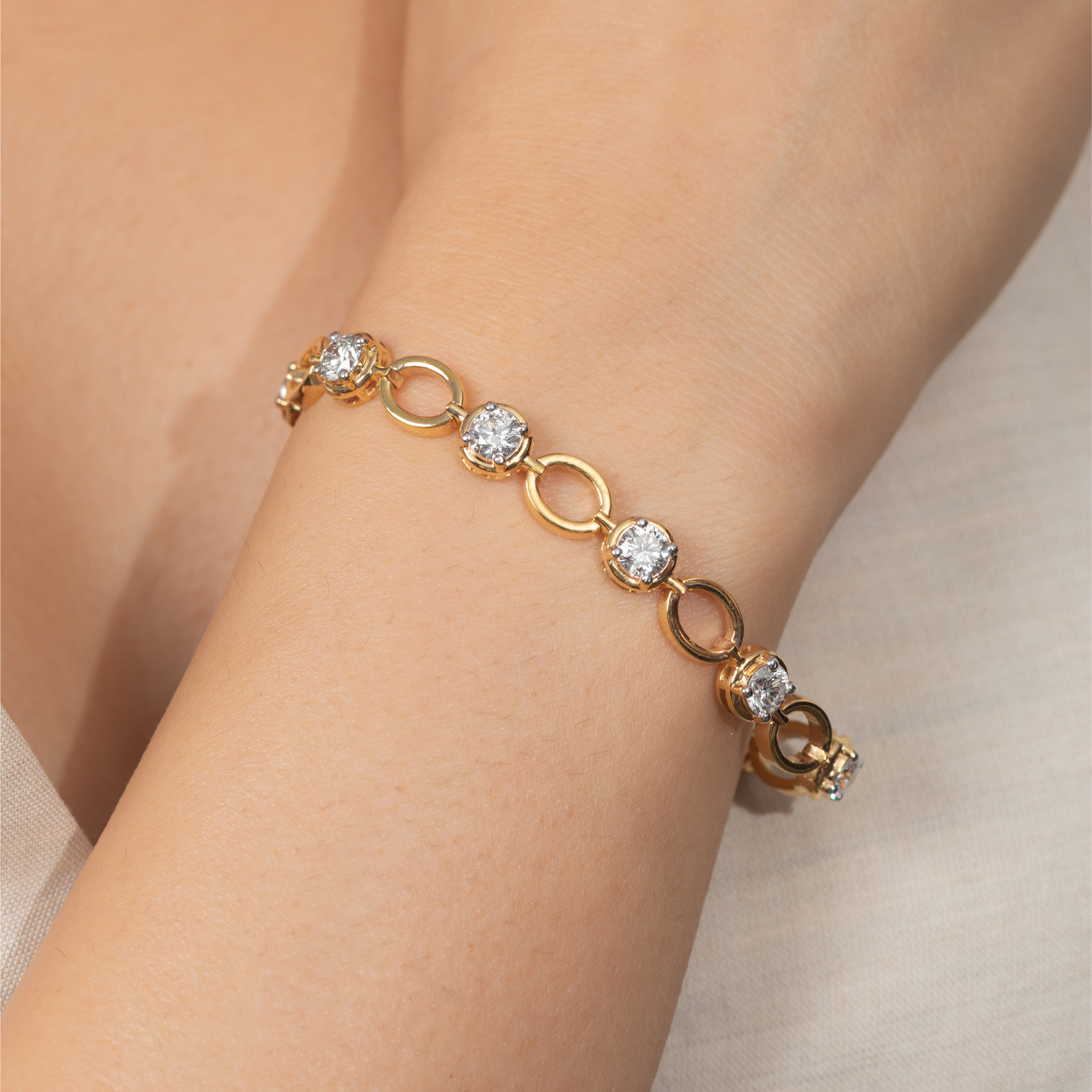 Round Link Tennis Bracelet