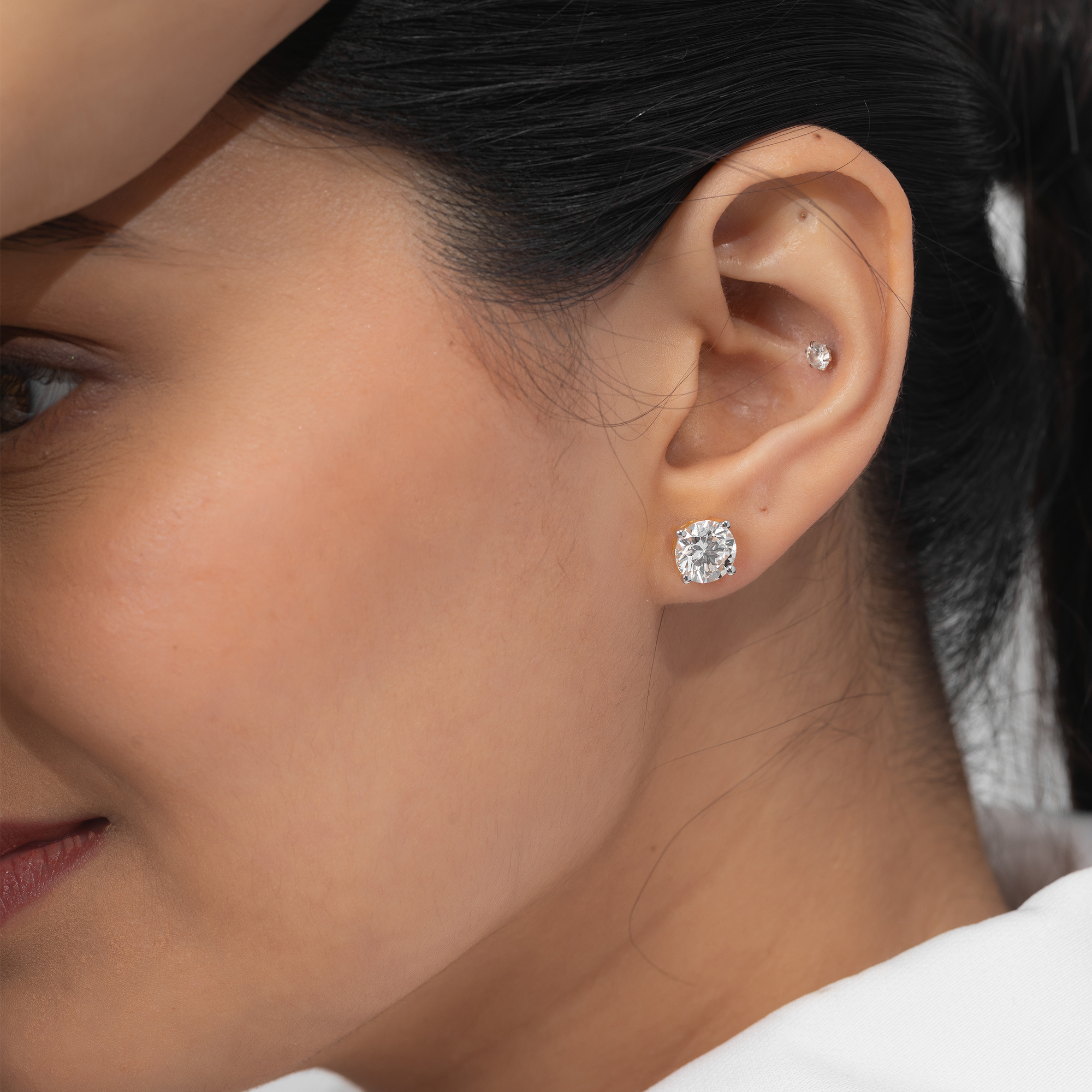 Round Solitaire Stud Earrings